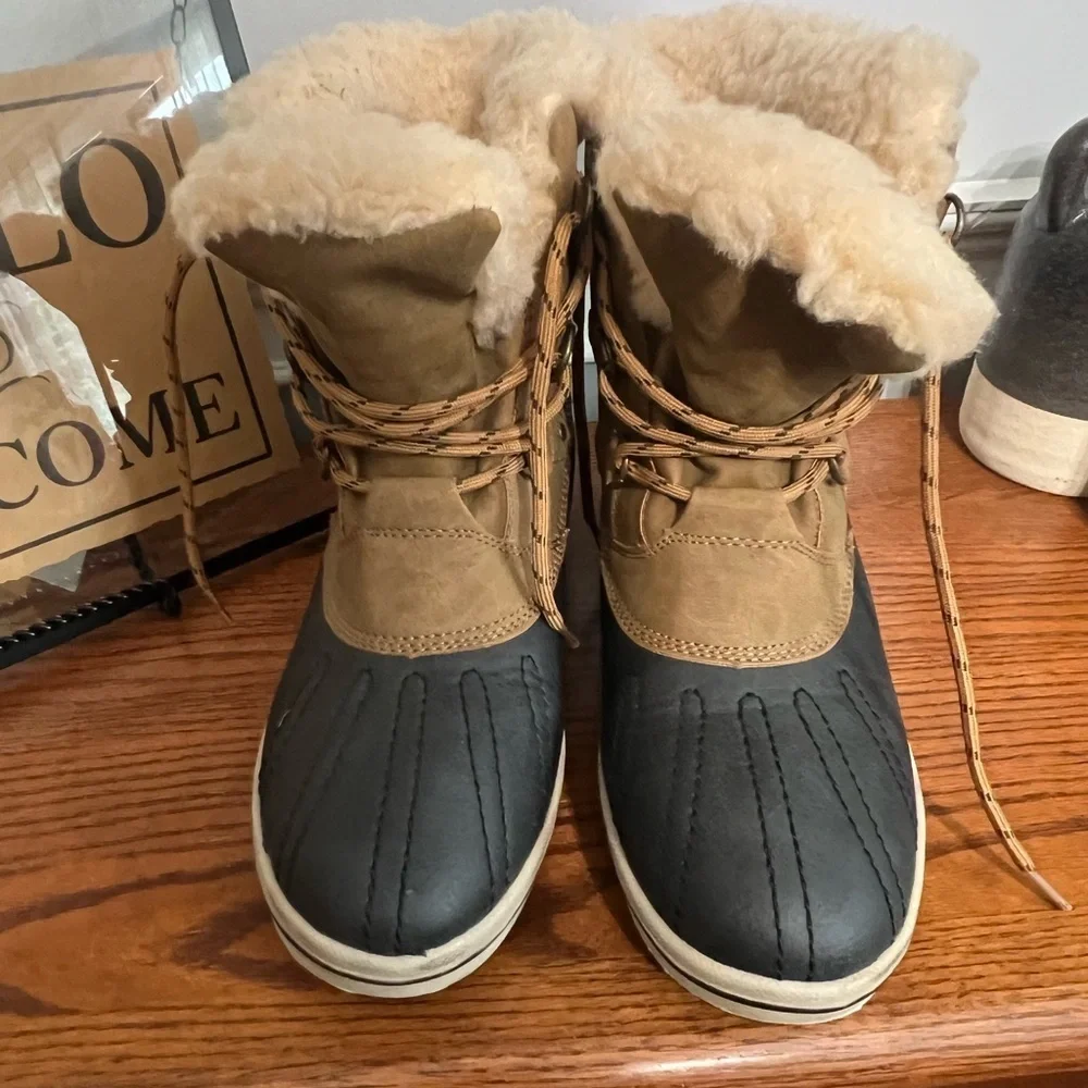PAWZ -Women's Ginnie Boots Women’s Snowboots. NWOT - Picture 2 of 7